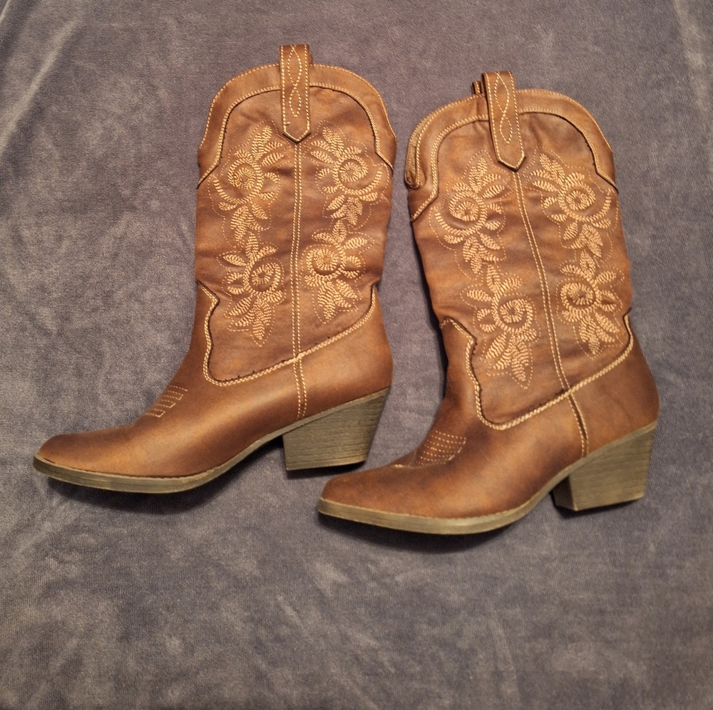Rampage Brand Cowboy Boots
